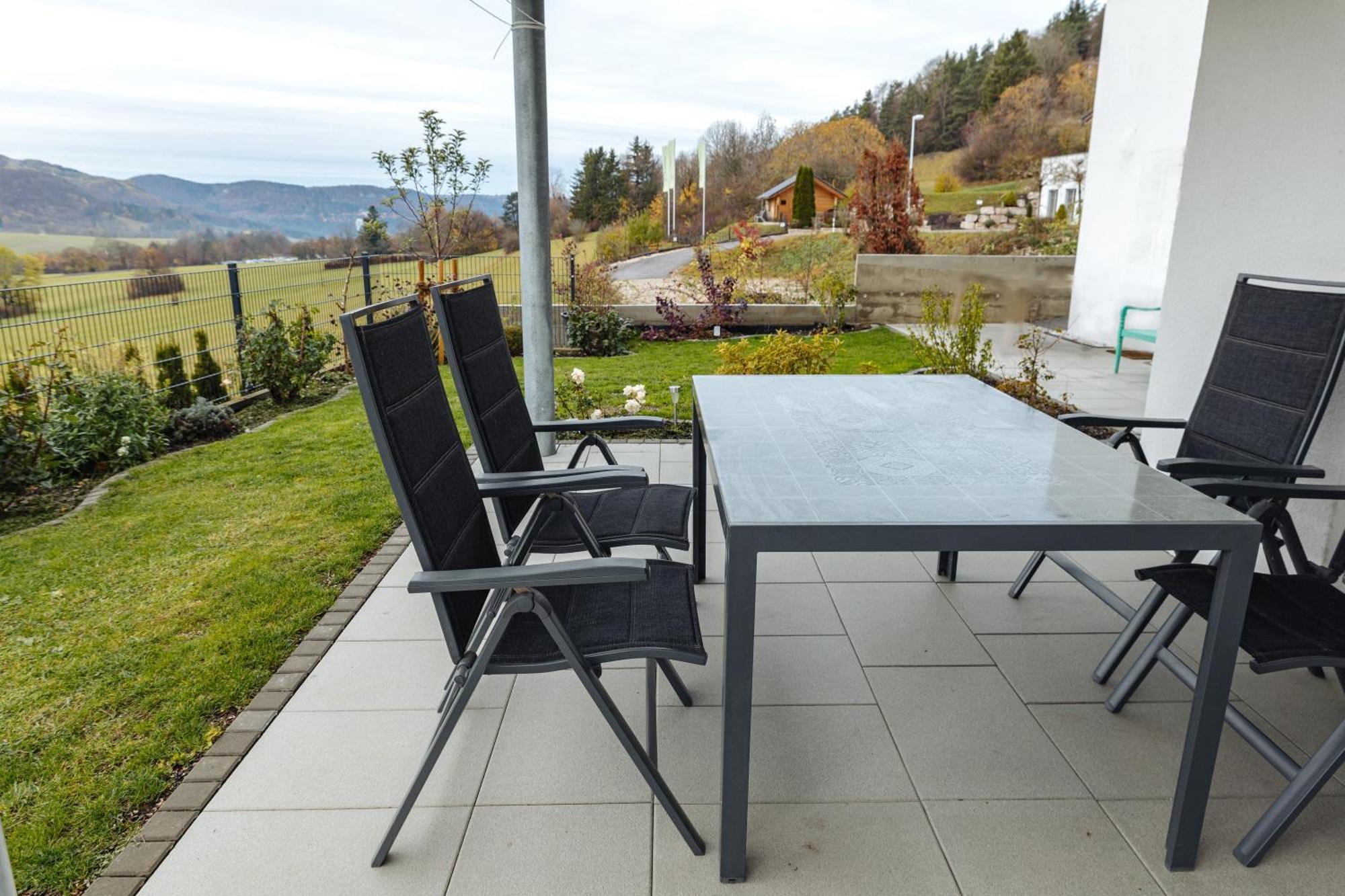 Appartement Atemberaubender Ausblick Mit Premium-Wanderwegen Vor Der Haustuer à Albstadt Extérieur photo
